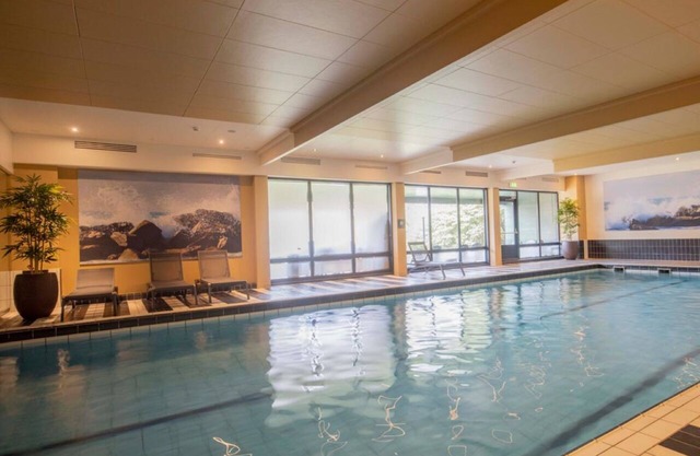 Relax in a Charming Room w/Indoor Pool - Easy Access to Burgers Zoo