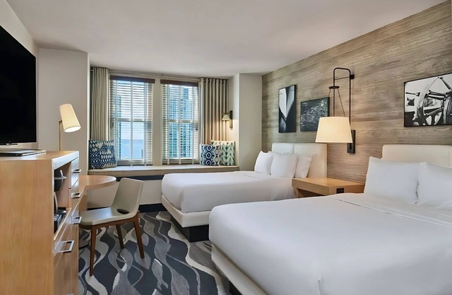 Relax in a Classic Double Room in Hotel Republic - Close to Harbor Broadway