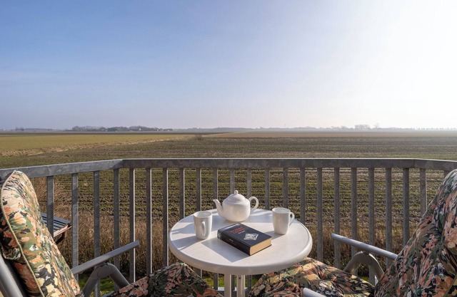 Relax in the heart of Westerdeichstrich: family-friendly vacation apartment!