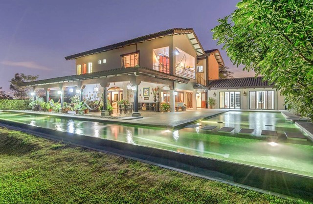 Relax with the whole family at this luxurious, peaceful and secluded mansion