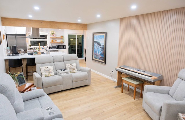 Relaxed Modern Comfort - 3 BR Home in Clairemont