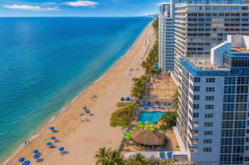 Relaxing Beach Escape - Oceanfront Pool and Tiki