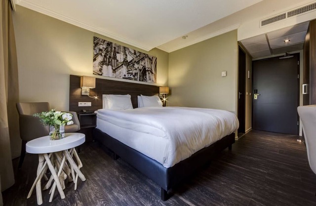 Relaxing Getaway with Sauna, Bike Rentals & Easy City Access!