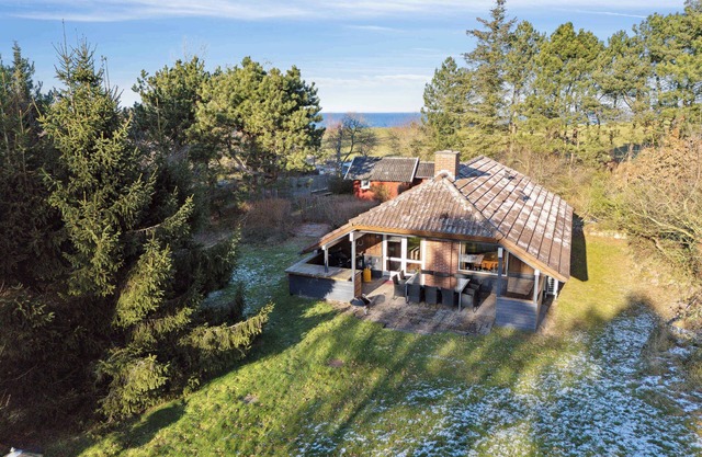 Relaxing holiday oasis near beach and nature