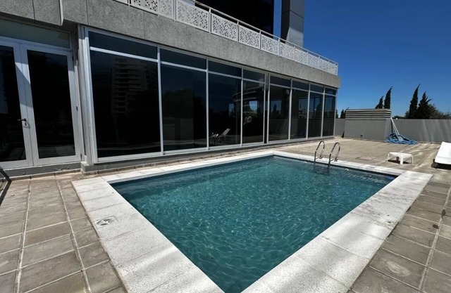 Relaxing Room With Pool Free Breakfast And Parking Near Local Attractions