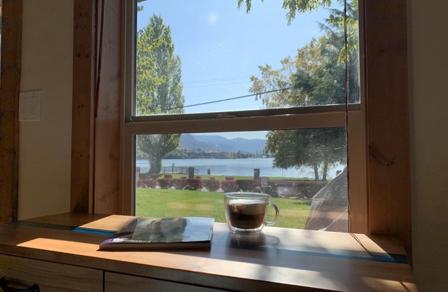 Relaxing stay by the lake in Central Osoyoos ☺️