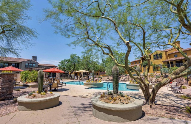 Relaxing Townhome in Grayhawk Area! Golf and Chill