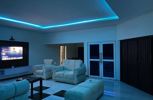 Remodeled 2 Bd with WiFi In Quiet Adigbe Abeokuta Estate. 5 mins to Downtown.