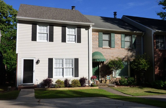 *Remodeled Altadena Town Home* Fabulous Location!