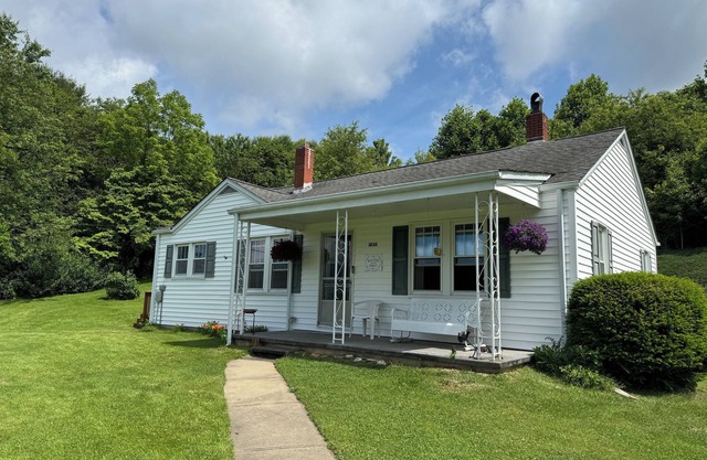 Remodeled Farmhouse on 30 acres, enjoy the peacefulness of living on a farm