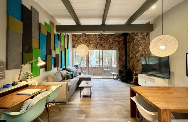 Remodeled Pet Friendly Hexagon Haus
