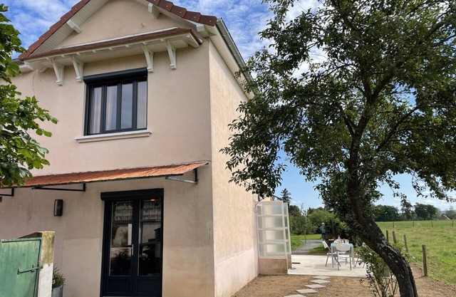 Renovated cottage with garden and BBQ, near Le PAL park