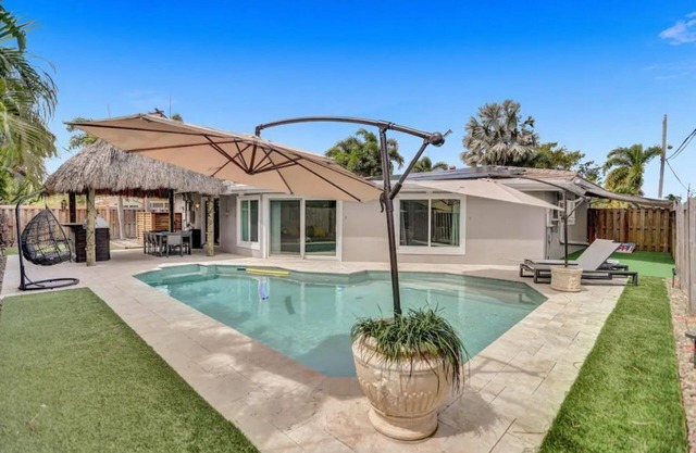Resort Style House with Game Room near the Beach