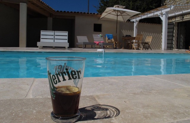 Restored Magnanerie, heated pool, 2 discreet cats live outside in summer