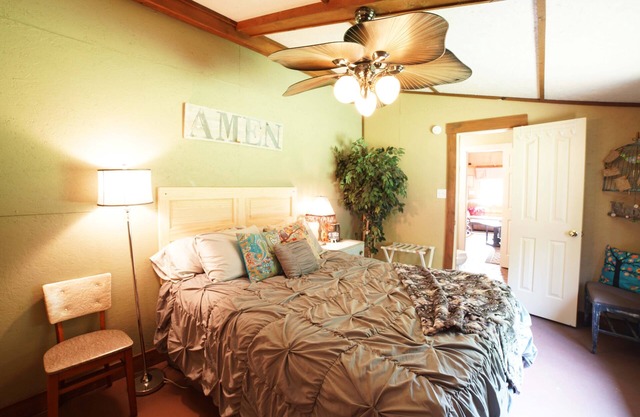 RETREAT TO HORSE COUNTRY & STAY IN THE ADORABLE PRIVATE TACK HOUSE