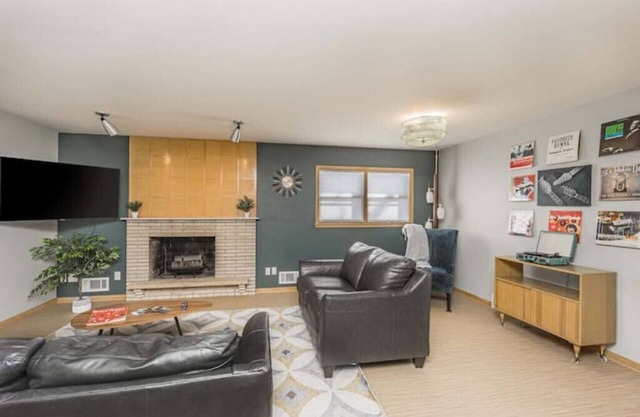 Retro Haven - mid-century modern styling - 4 bedrooms, 2.5 baths,