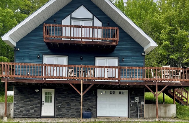 Riders welcome! Gorgeous 3-bedroom house with WiFi in Errol