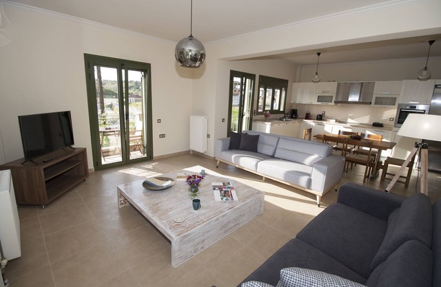 RIVER 2 Beautiful and large maisonette with three bedrooms