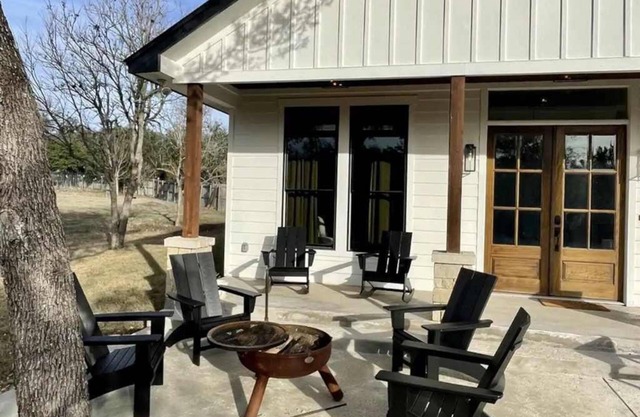 River Access | Firepit | BBQ | Sleeps 11