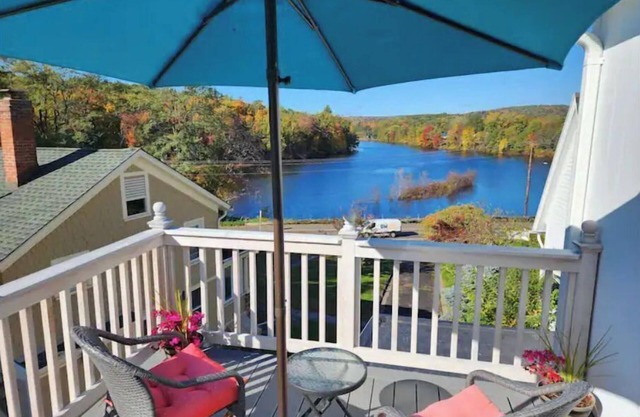 River Overlook - Check the view from your deck!