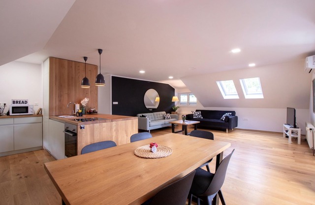 River Valley Vista Apartment