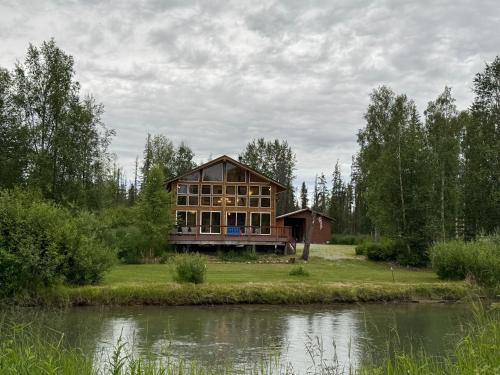 Rivers Edge Retreat - A true Alaskan experience! Secluded location on the river providing a private peaceful getaway, minutes from town