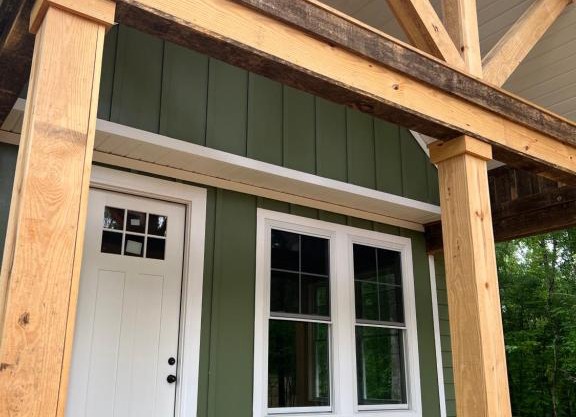 Riverside Luxury Cabin, close to JACKSON LAKE - BRAND NEW construction on the banks of The Towaliga River