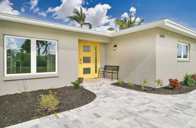 Riverside Retreat, "Views to Live By"-Pool & Riverside