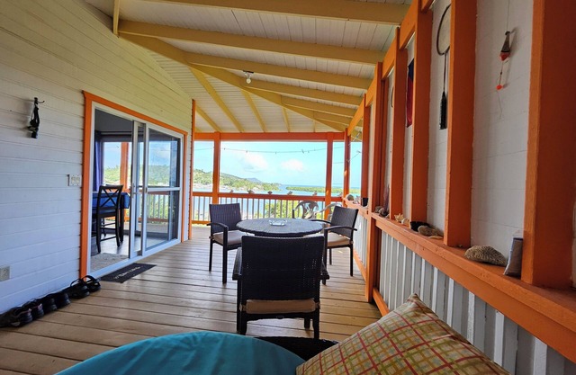 Roatan - Quiet 2 bedroom oceanfront home with amazing views
