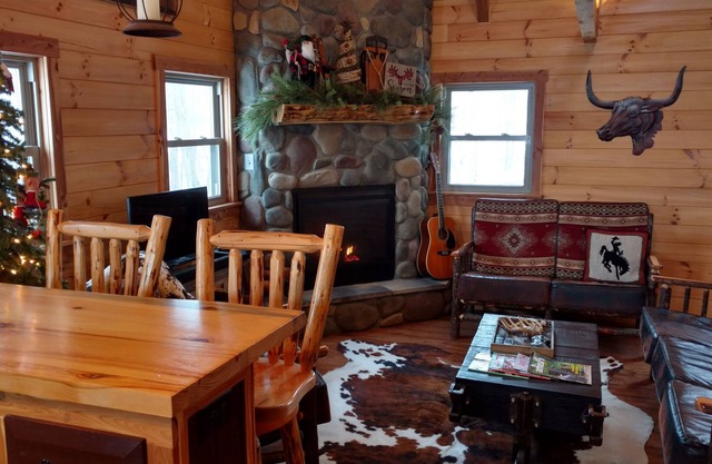 Romantic Getaway Cabin in the Country