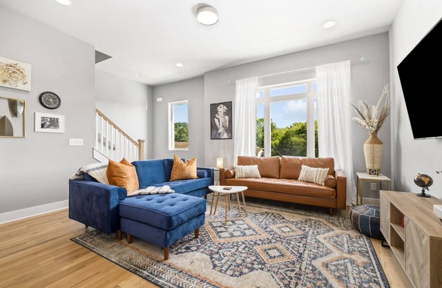 Rooftop Deck w/View - Comfy Beds - Firepit & BBQ - Pets OK