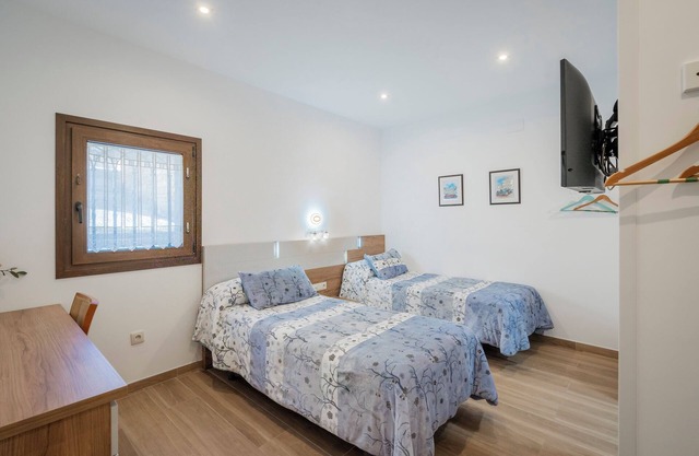 Room '101 Estandar' with Shared Garden, Wi-Fi and Air Conditioning
