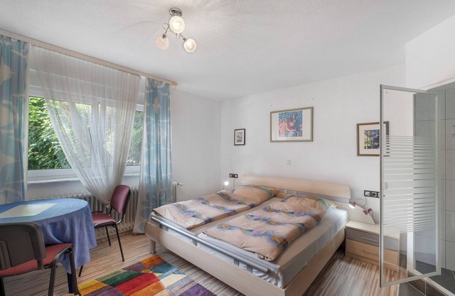 Room '9' with shared terrace and Wi-Fi
