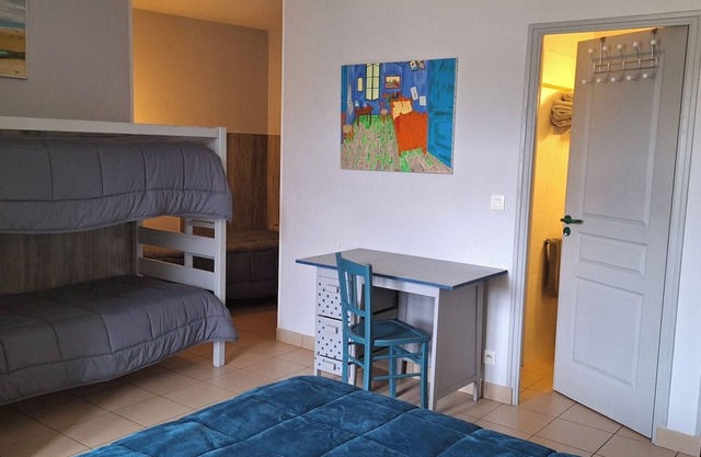 Room 'Le Meslay N°3 - Chambre 5 Pers' with Shared Terrace, Shared Garden and Wi-Fi