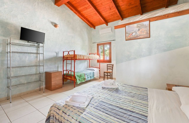 Room 'Stanza 2' with Shared Garden, Wi-Fi and Air Conditioning