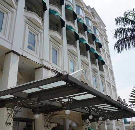 Roosseno Plaza Serviced Apartment