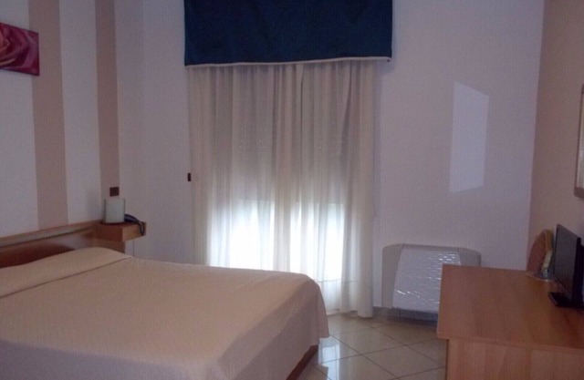 ROYAL ROOM WITH BALCONY - ROYAL HOTEL