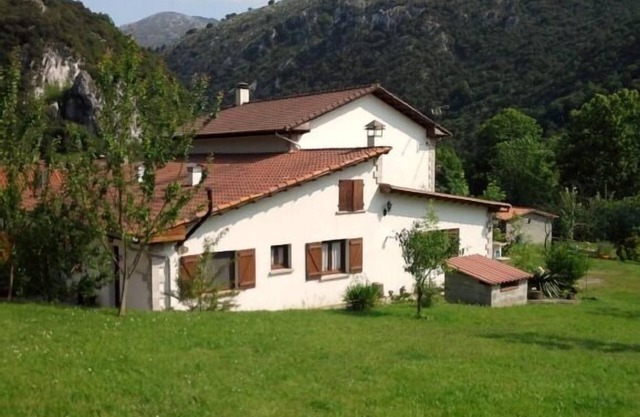 Rubó. Rural Apt. in the middle of nature.