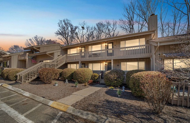 Rumbling Bald Resort~Fairway Villa on Bald Mountain Lake~Mountain Views