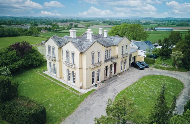 Rumwell Park - 8 Bedroom Manor House - Taunton