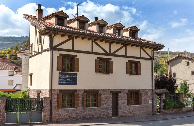 Rural house "Casa Fresneda",rustic lodging with calm and charm