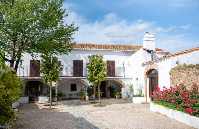 RURAL HOUSE 5 ROOMS, 21 PEOPLE