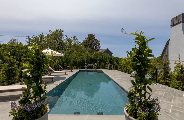 Rustic elegance in this modern farmhouse with private pool, fantastic.