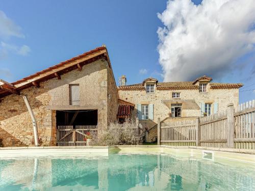 Rustic Retreat for Families