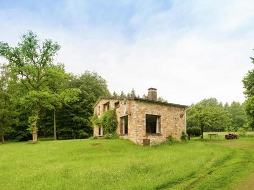 Rustic Retreat in Houvegné