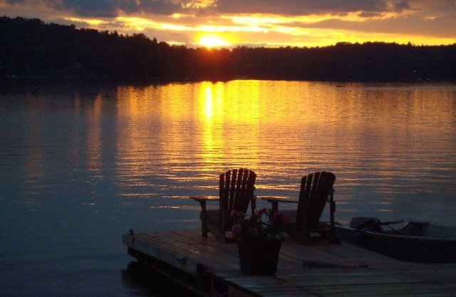 Rustic, Romantic, Cozy, Comfy, Adirondack Cabin! BEST Sunsets!