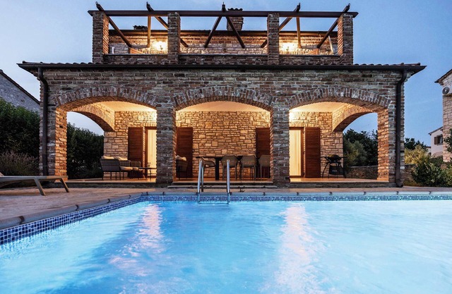 Rustic Villa Lara with pool