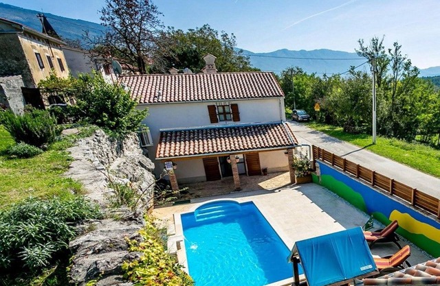 Rustic villa with pool, terrace and great views