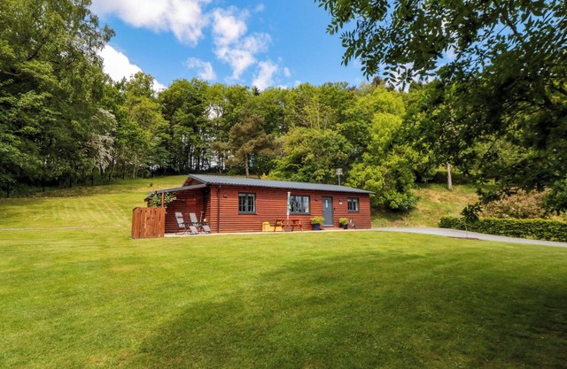 RYEDALE COUNTRY LODGES - HAZEL LODGE, pet friendly in Kirkbymoorside