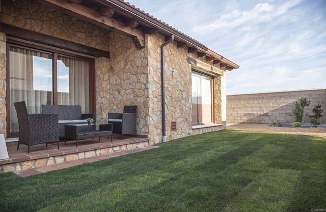 Self catering AT Blanca de Navarra for 14 people